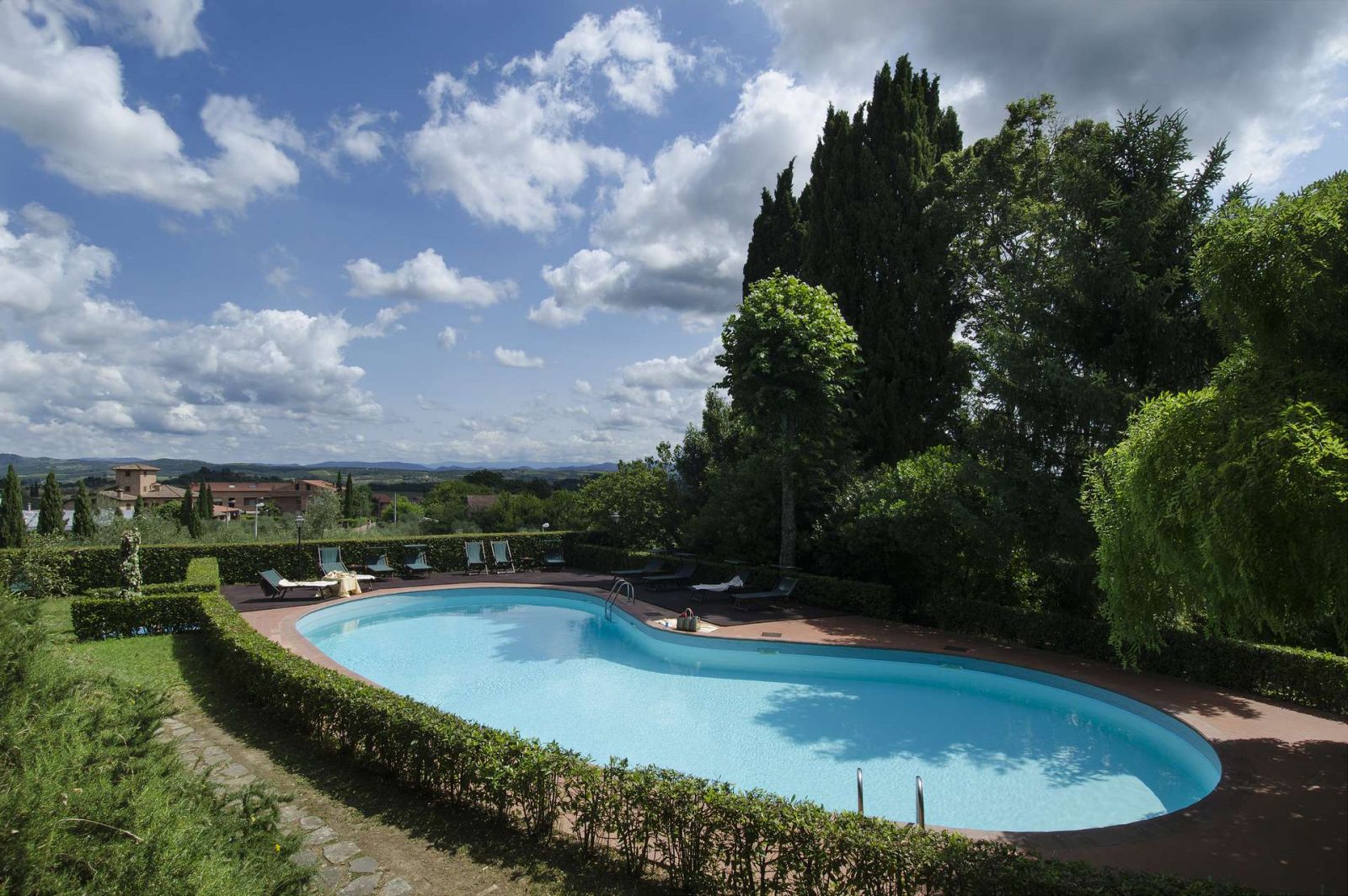 Hotel con piscina a Siena